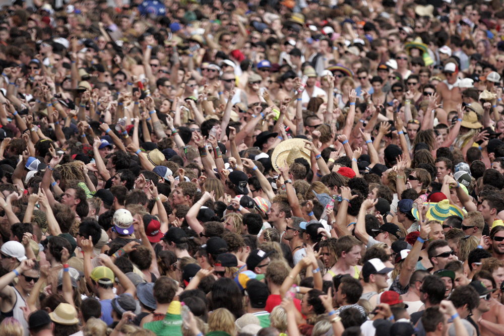 Mexican Wave (By Eva Rinaldi - Big Day Out, CC BY-SA 2.0, https://commons.wikimedia.org/w/index.php?curid=24788458)